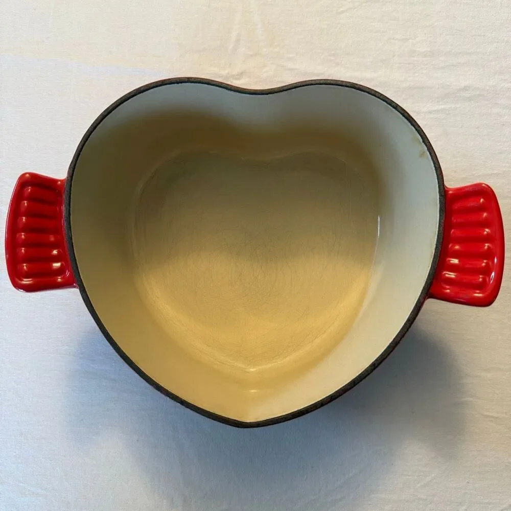 Le Creuset | Heart Shaped 2L | Cast Iron |Cocotte Dutch Oven Cerise | Red France